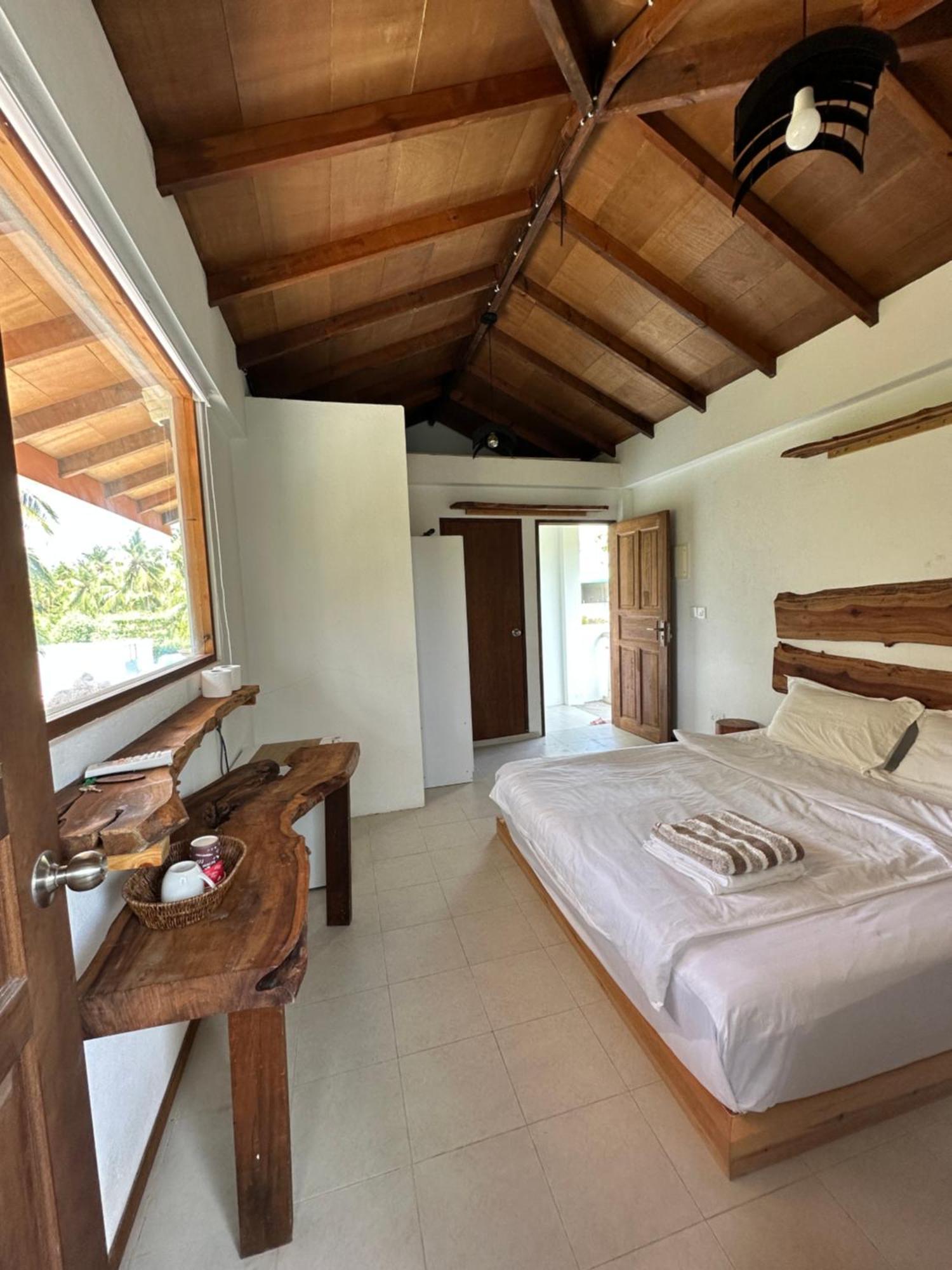 Hotel Aqua Oasis à Thoddoo Extérieur photo